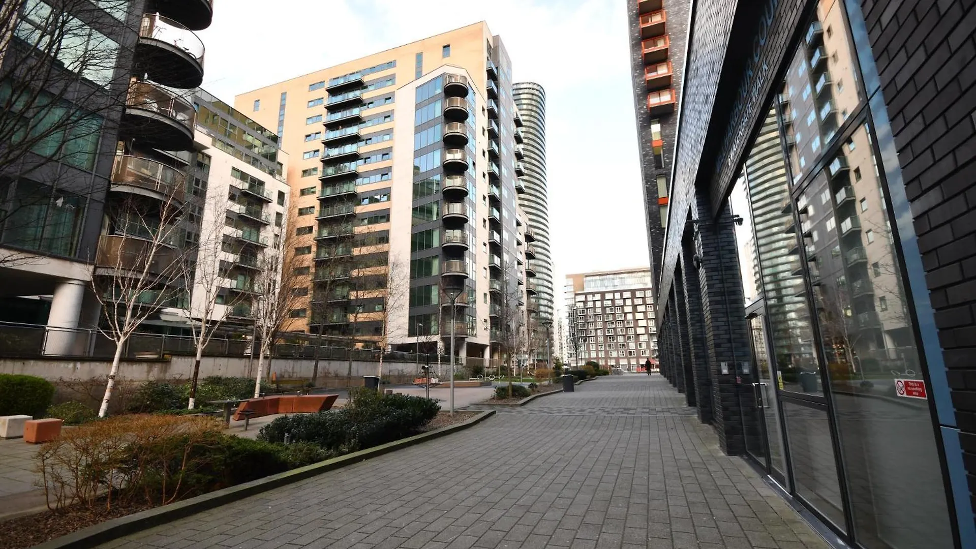 Comfortable 2 Bedroom Flat With Great View Near Canary Wharf London Apartment
