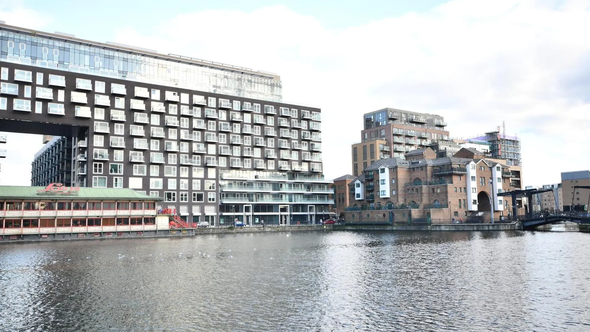 Comfortable 2 Bedroom Flat With Great View Near Canary Wharf London Apartment