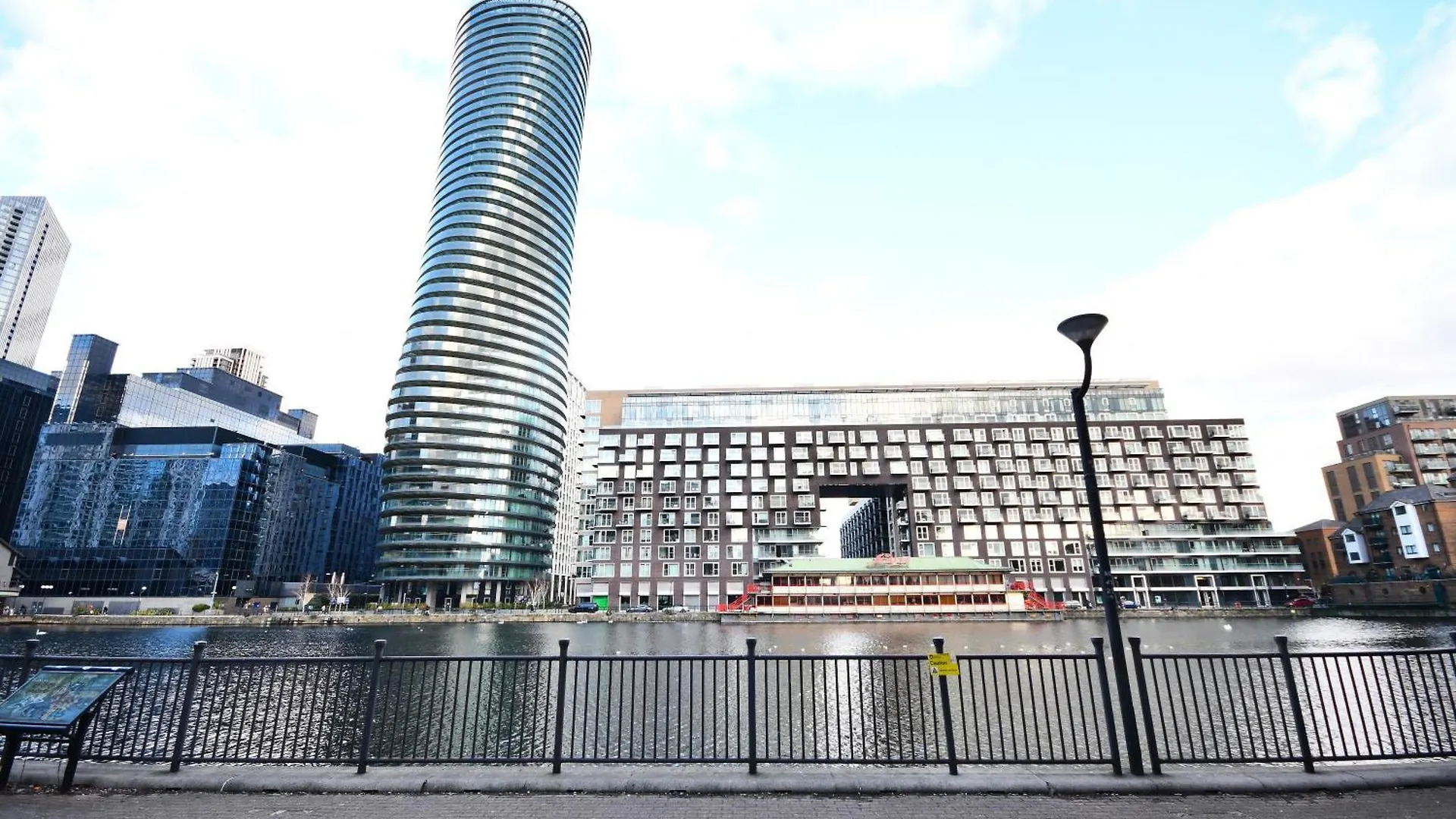Apartment Comfortable 2 Bedroom Flat With Great View Near Canary Wharf London