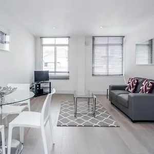 Apartment Roomspace Serviced - River House, London