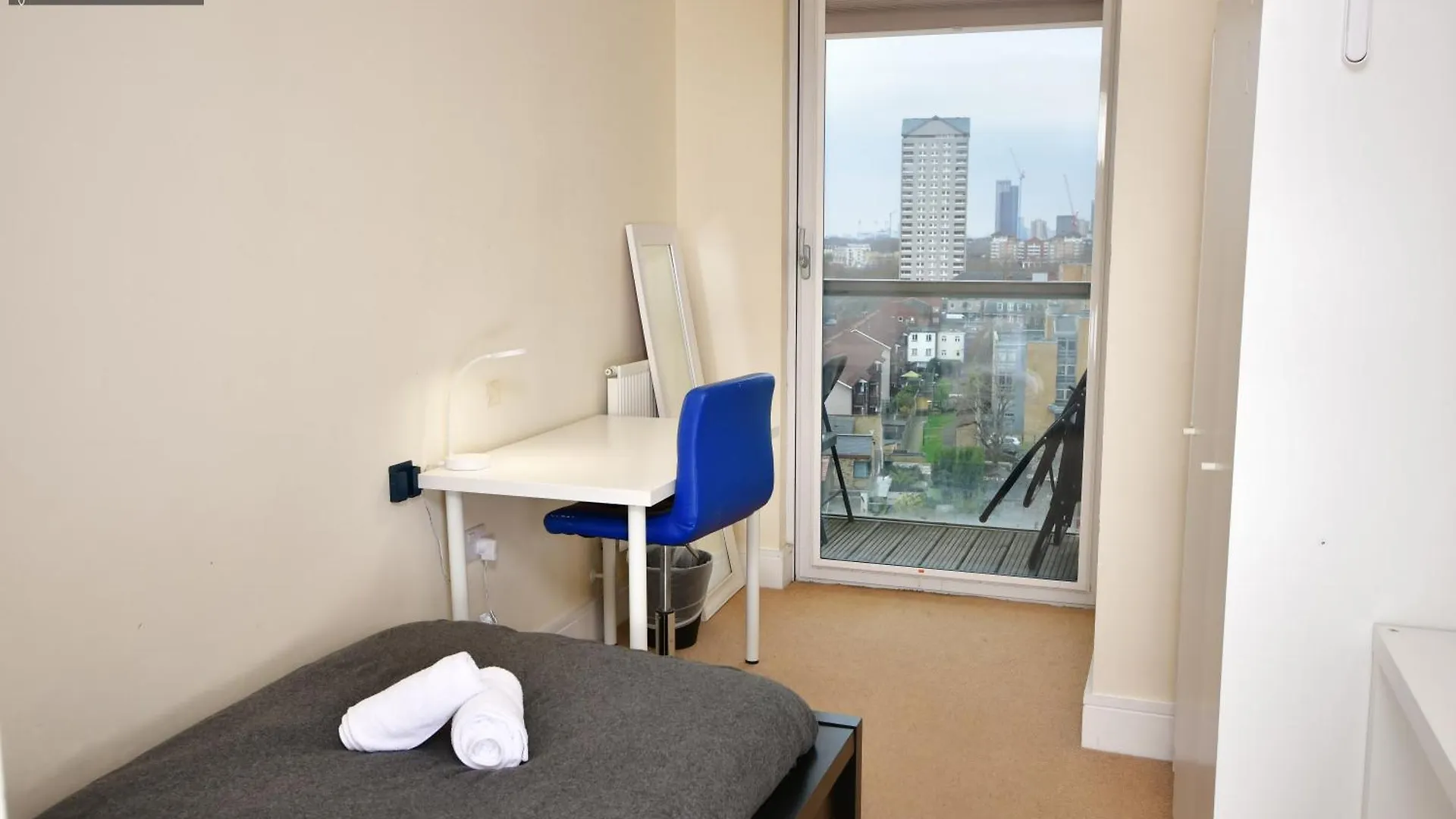 Appartement Comfortable 2 Bedroom Flat With Great View Near Canary Wharf Londen