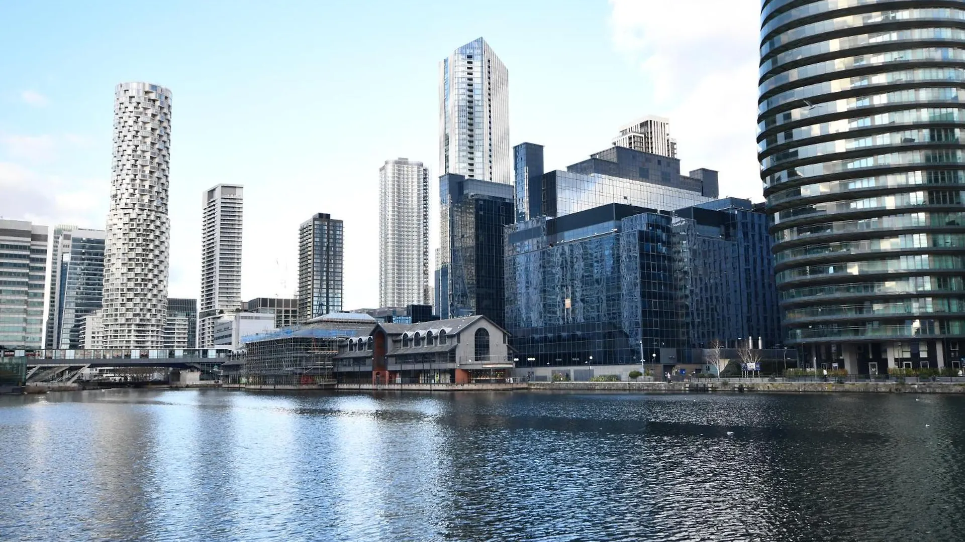 Comfortable 2 Bedroom Flat With Great View Near Canary Wharf London