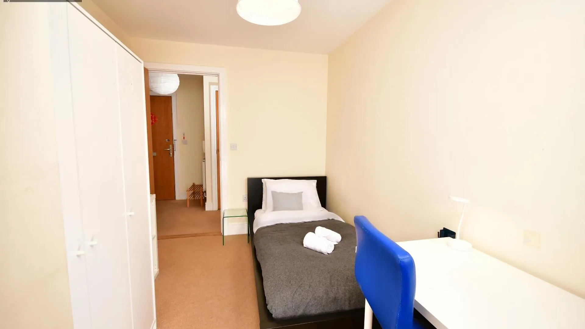 Comfortable 2 Bedroom Flat With Great View Near Canary Wharf London