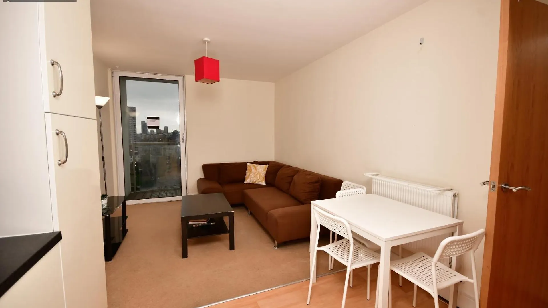 Comfortable 2 Bedroom Flat With Great View Near Canary Wharf London
